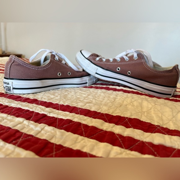 Converse Chuck Taylor All Star Low Top Sneakers - Picture 1 of 6
